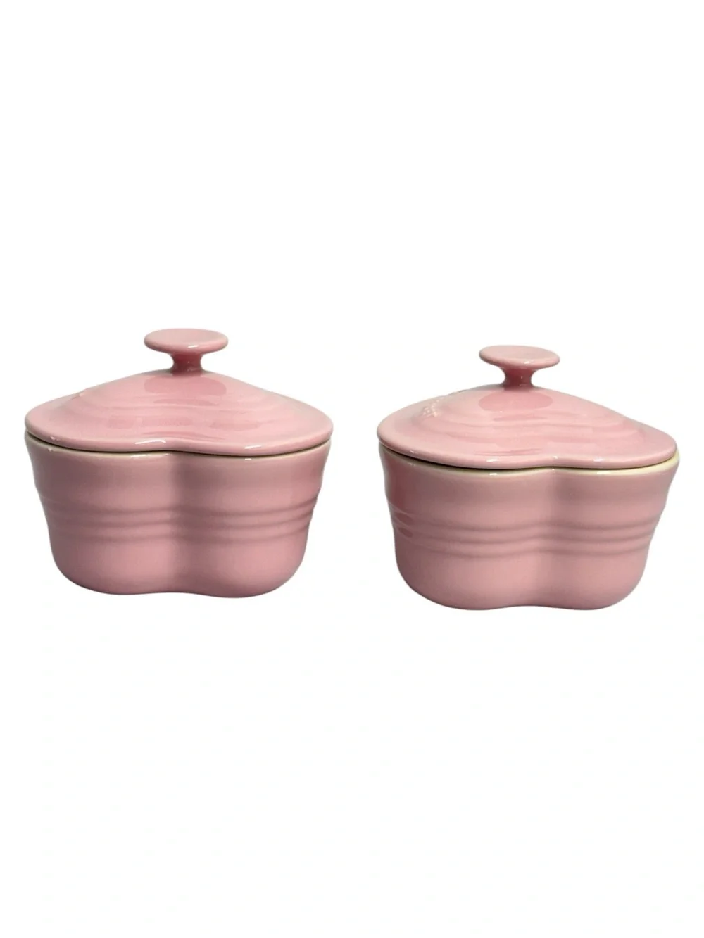 Le Creuset Pink Heart Stoneware Ramekins with Lids - Set of 2